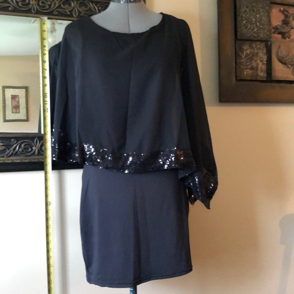 Black dress - Picture 1 of 4